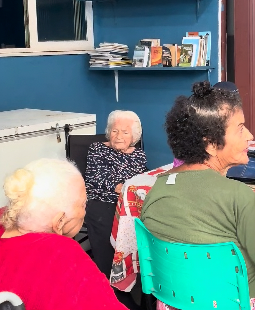Moradora em momento de descanso